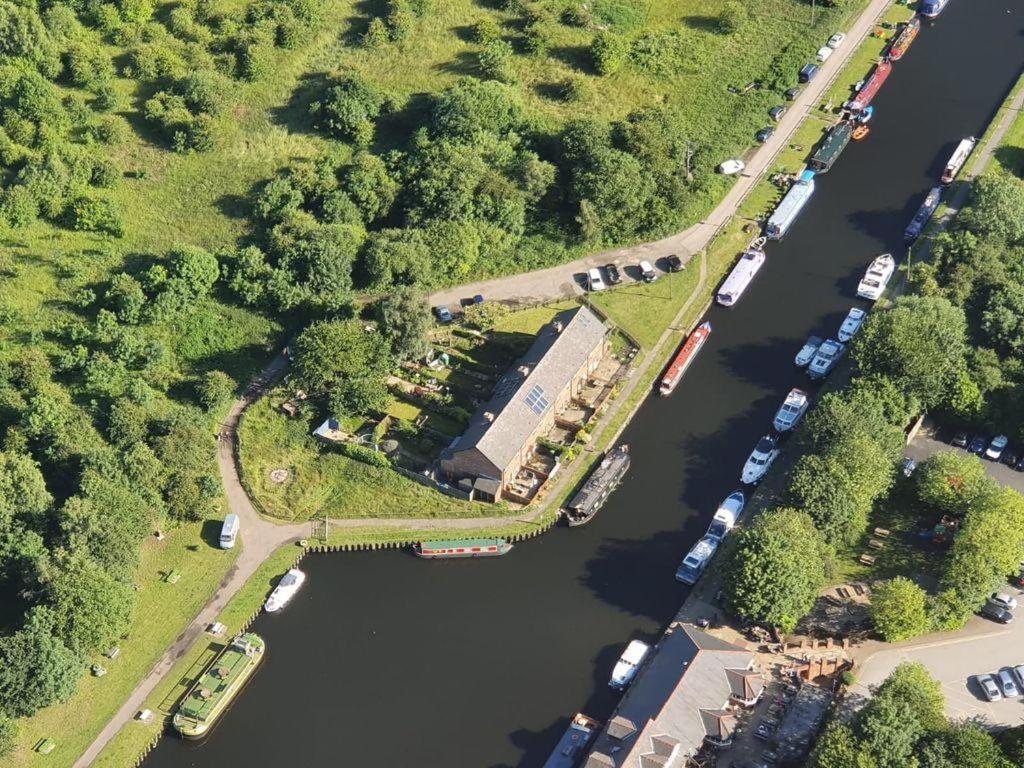 Canal Side Cottage Wakefield Stanley  外观 照片