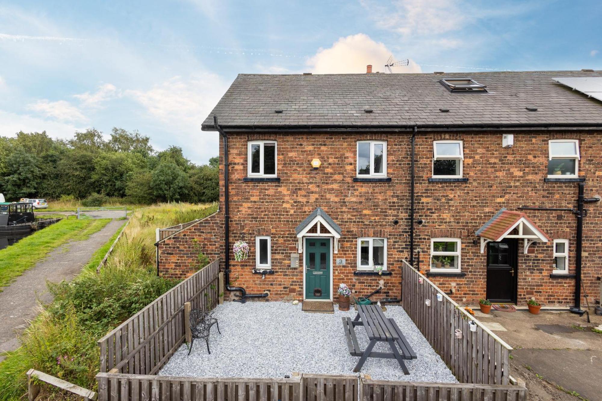 Canal Side Cottage Wakefield Stanley  外观 照片