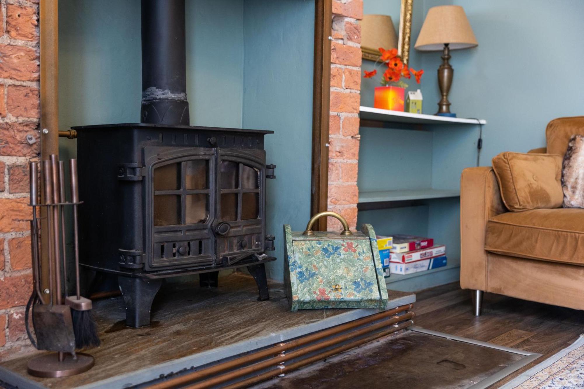 Canal Side Cottage Wakefield Stanley  外观 照片
